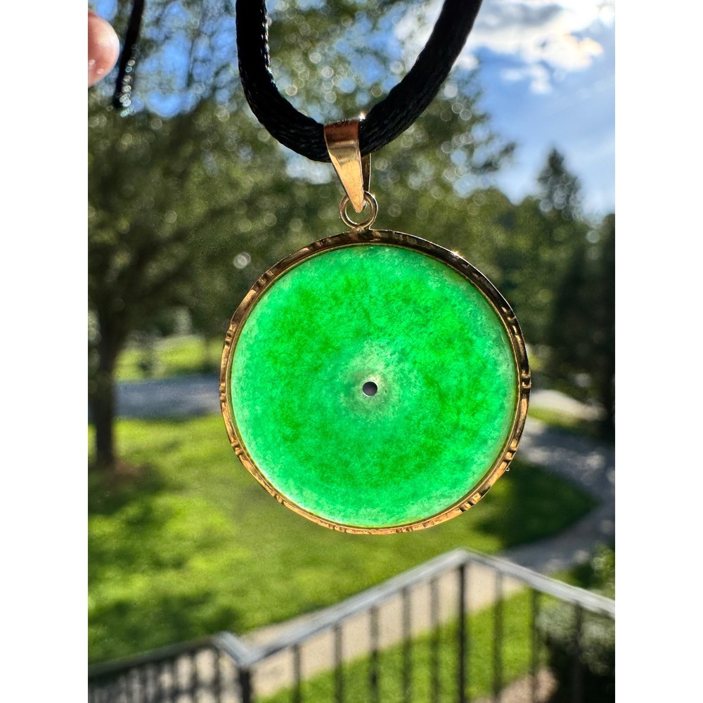 Vintage 14K Yellow Gold Apple Green Jade Donut Pendant 585 Translucent 3.3g
